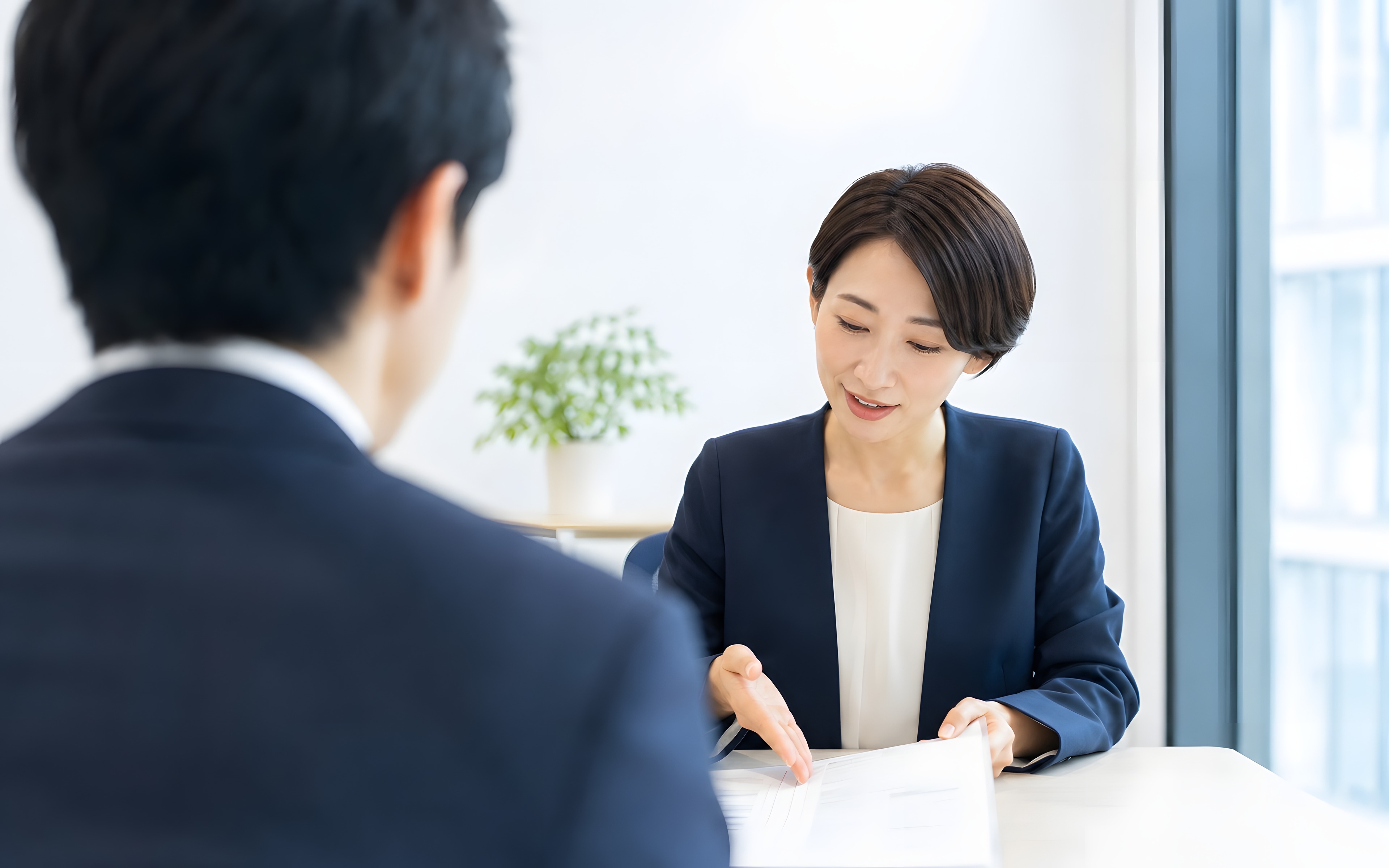 事務所⁠で⁠の相談⁠の様子